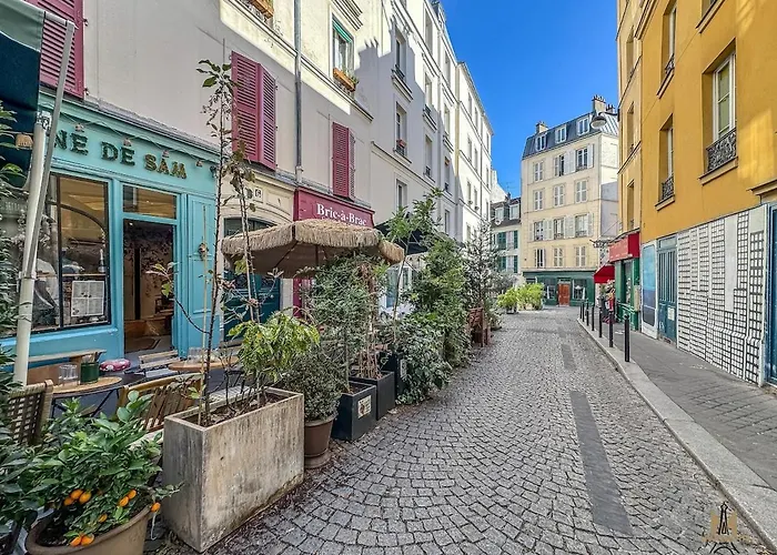 Montmartre Apartments - Androuet Paris