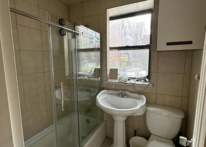 Al Demashqi Hostel New York