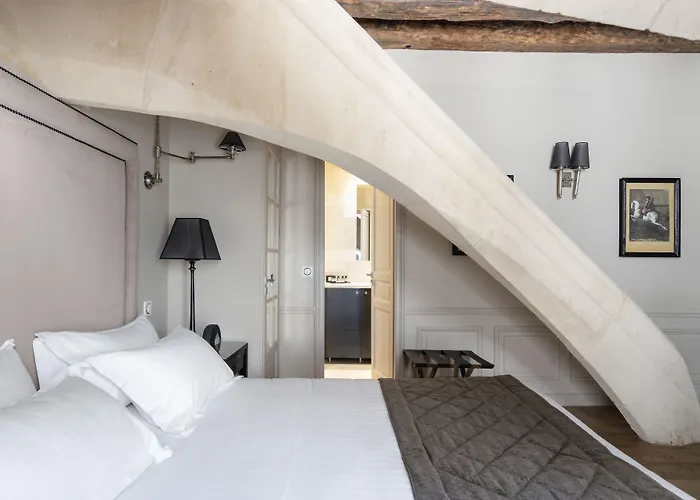 Hotel Le Presbytere Paris