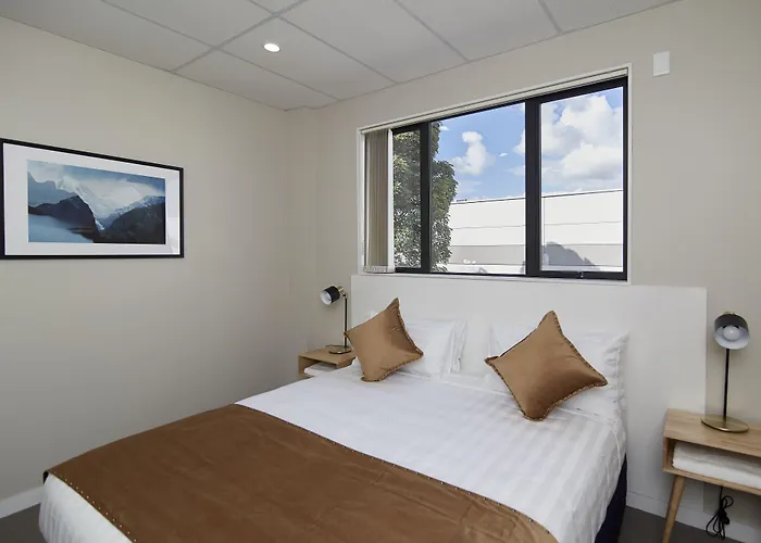 Three Palms Lodge Auckland