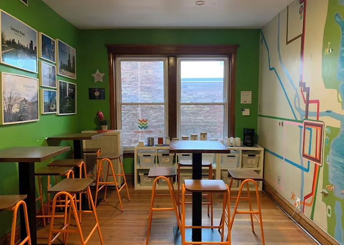 Wrigley Hostel - Chicago (Adults Only)