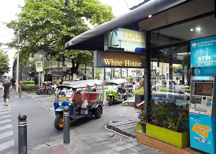 White House Asoke Sukhumvit 18 Hotel Bangkok