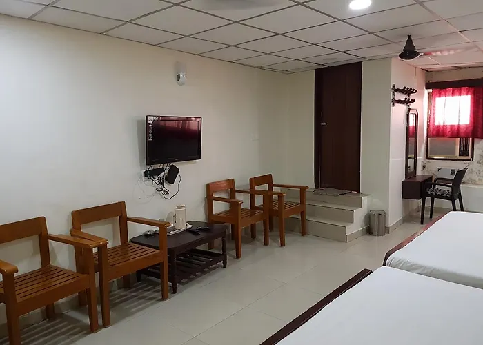 Hotel Sorrento Guest House Anna Nagar East Metro Shenoy Nagar Metro Budget Monthly Daily Rooms Chennai