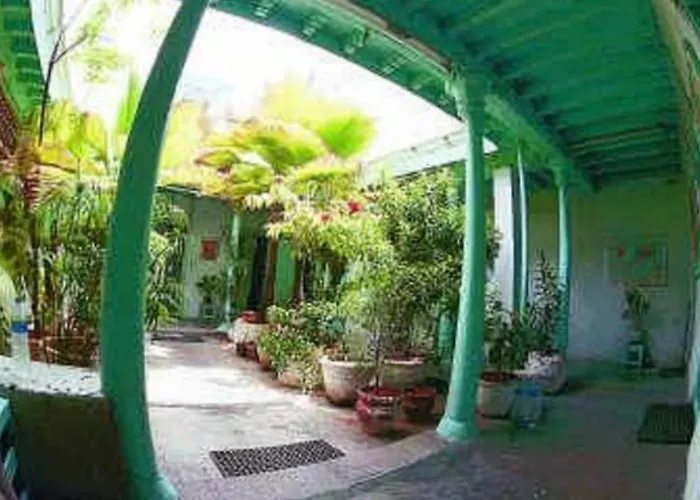 Broad Lands Hostel Chennai