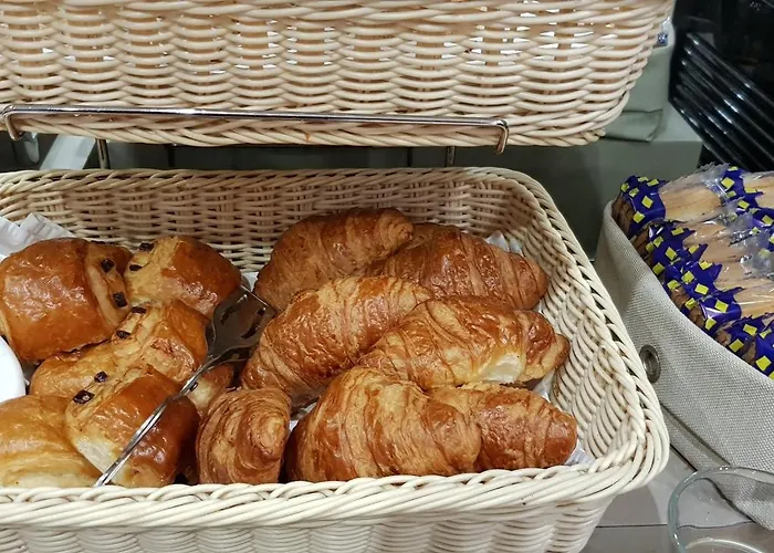 Hotel De La Cite Rougemont Paris