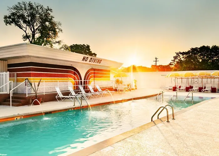 The Dive Motel And Swim Club Nashville